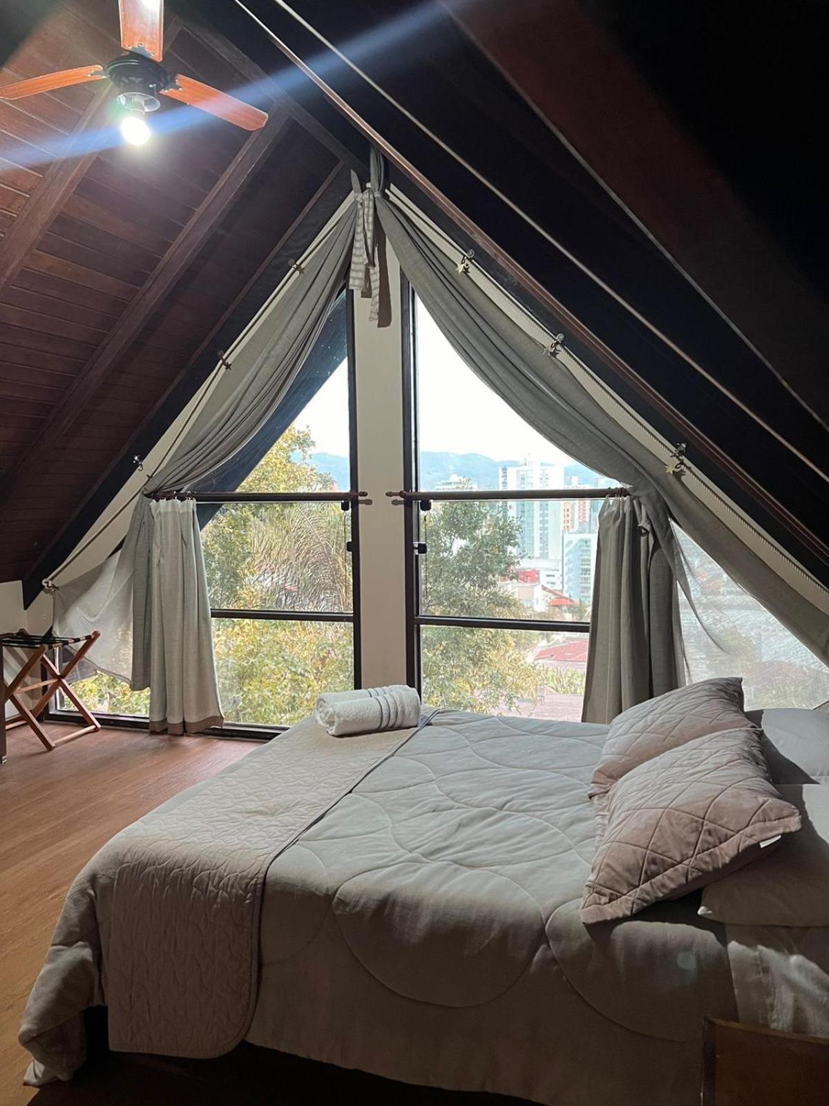 Pousada Casa da Pedra Blumenau Bagian luar foto